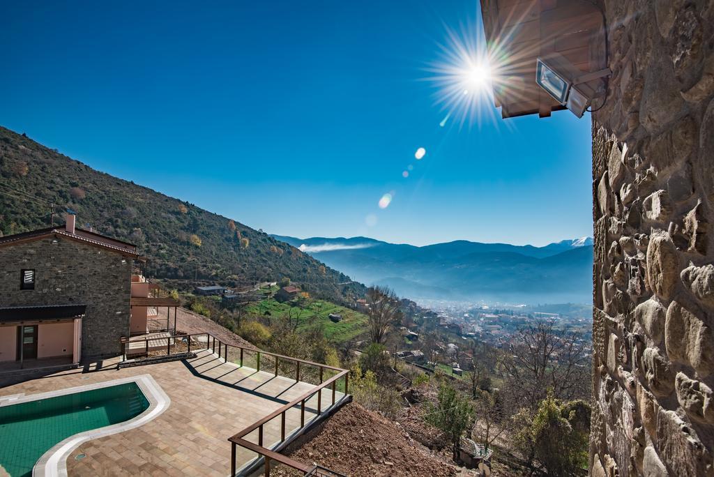 The View Village - Villas Suites & Spa Karpenisi ภายนอก รูปภาพ